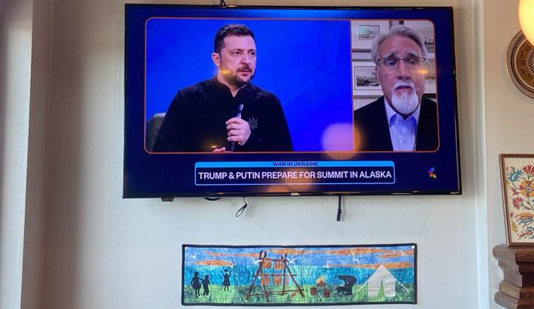 Obraz zawierający tekst, ściana, w pomieszczeniu, media
Zawartość wygenerowana przez AI może być niepoprawna.