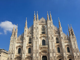 Centralnym punktem i wielką atrakcją miasta jest Katedra Narodzin św. Marii.
