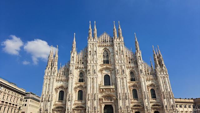 Centralnym punktem i wielką atrakcją miasta jest Katedra Narodzin św. Marii.