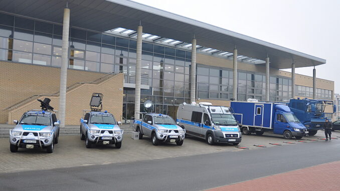 Wydarzenie stanowi część kampanii społecznej „Bezpiecznie na UAM”, której celem jest dostarczenie społeczności uniwersyteckiej praktycznej wiedzy i umiejętności dotyczących zachowań zwiększających bezpieczeństwo na terenie uczelni.