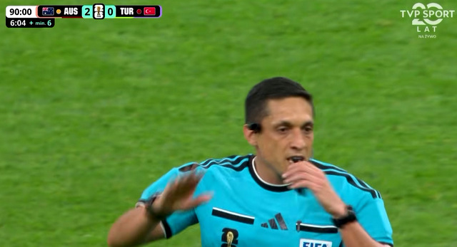 Sędzia meczu piłkarskiego Australia-Turcja (2:0) na Mistrzostwach Świata.