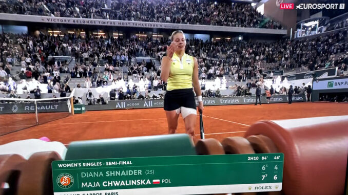 Maja Chwalińska w sobotę walczyć będzie w finale Rolanda Garrosa o wielkoszlemowy tytuł. Fot. ekran tv Eurosport1.