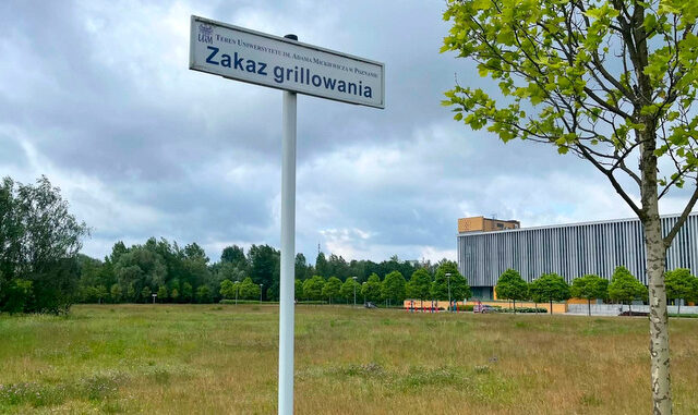 Graficzna informacja o zakazie grillowania na Kampusie Morasko.