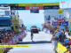 Katarzyna Niewiadoma-Phinney zwycięska mija linię mety 7. etapu Tour de France Femmes.